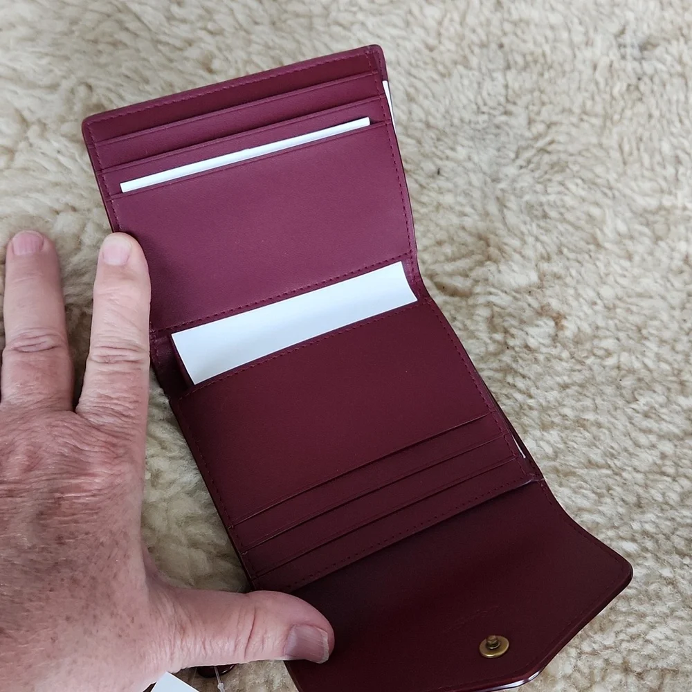 NWT Coach Colorblock Wyn Small Signature Leather Wallet 🤎🎁♥️ - Picture 11 of 16